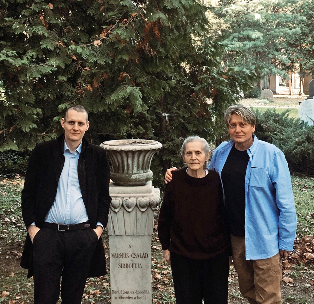 Édesanyjával és tragikusan fiatalon elhunyt öccsével (Fotó: Archív)