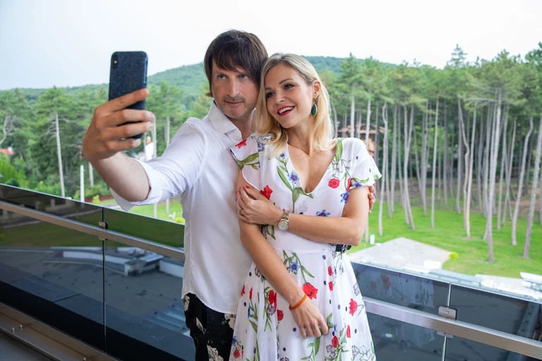 Elvált Edvin Marton és felesége, Adrienn: 3 éve titkolták a szakítást