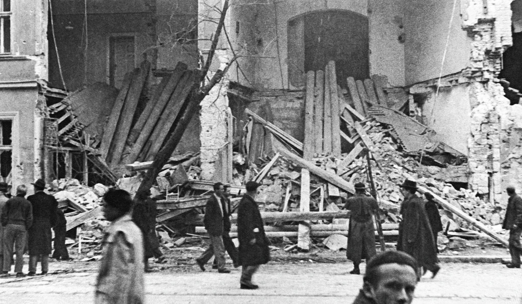 A házat, ahol Kóbor János gyerekkori szerelme, az Ötvenhatos lány élt, lebombázták