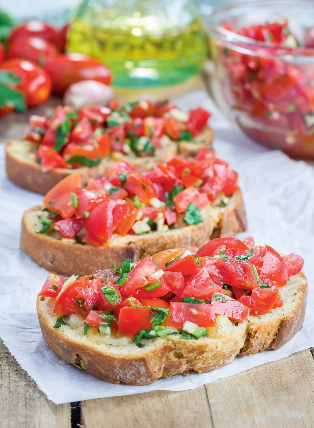 A vajas kenyeret paradicsommal csak ritkán engedheti meg magának (Fotó: Thinkstock)