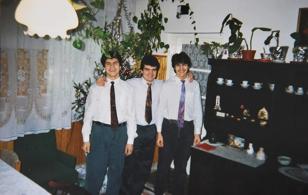 Dolhai Attila a testvéreivel (Fotó: Archív)