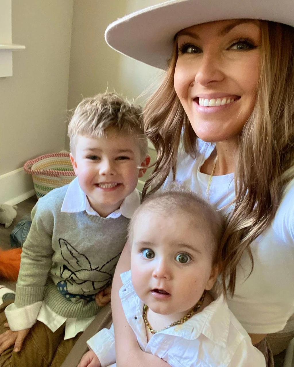 Charlene Tilton lánya az unokákkal (Fotó: Archív)