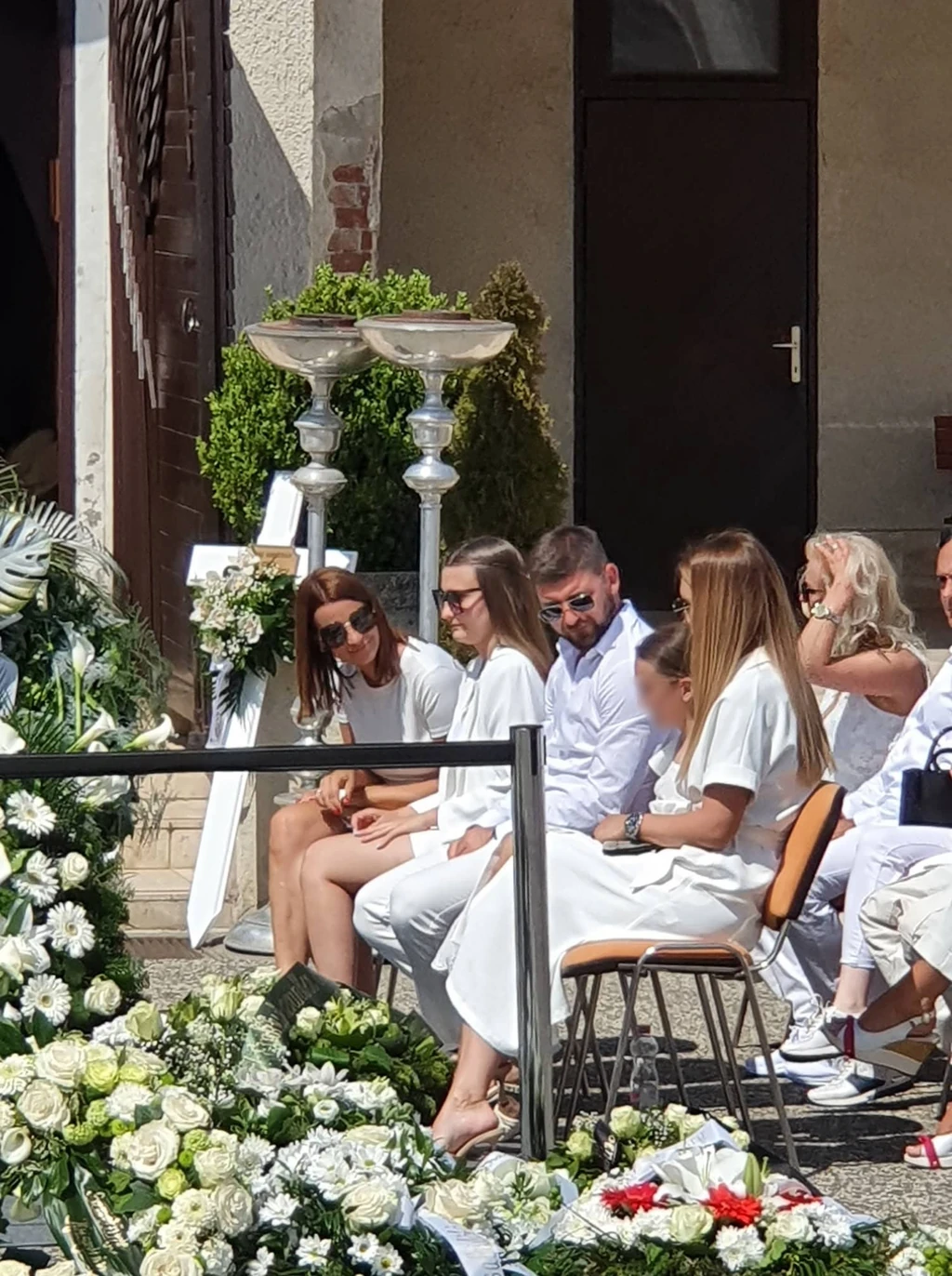 Együtt a család: Berki Mazsi, húga, Pamela férje, Bence, Nati és Pamela (Fotó: Ulicska Viktória)