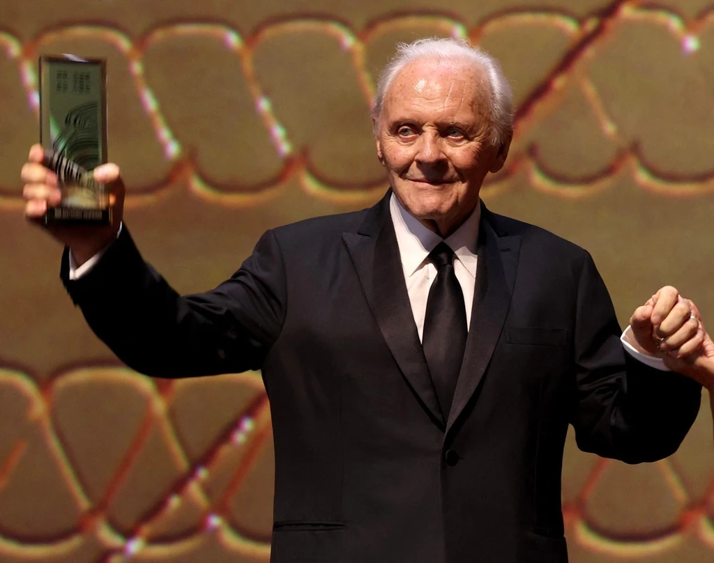 Anthony Hopkins tavaly decemberben Szaúd-Arábiában vett át egy díjat