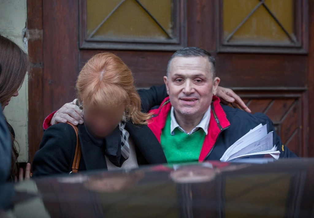 Galambos Lajcsit előzetes letartóztatásából való szabadulása után volt felesége, Boglárka várta a kapuban (Fotó: Schumy Csaba/fotocentral.hu)