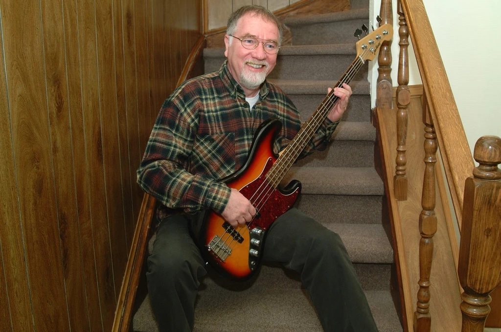 Vágó István gitározni is megtanult (Fotó: Steindl Gabriella/fotocentral.hu)