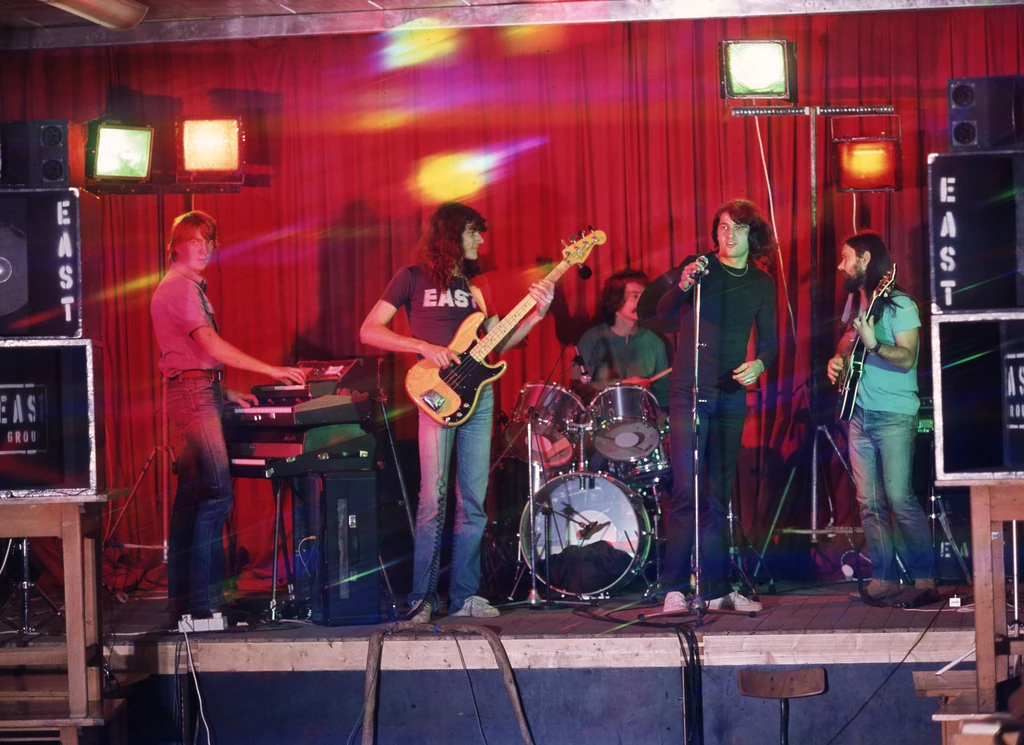 Hajdani bálványai, az EAST együttes tagjai (Fotó: Fortepan/Urbán Tamás)