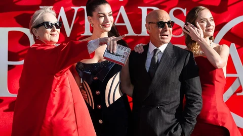 A négy főszereplő, Meryl Streep, Anne Hathaway, Emily Blunt és Stanley Tucci a londoni premieren 