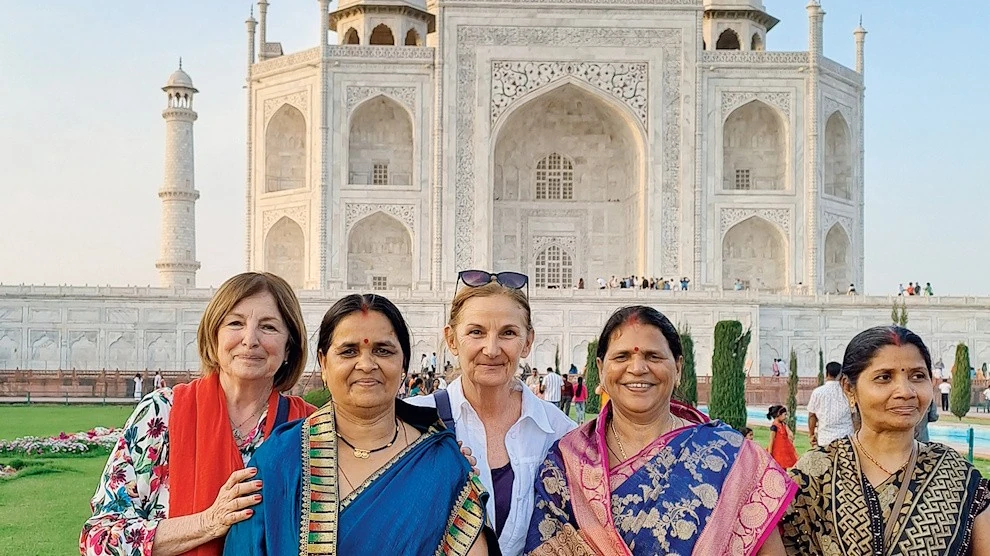 Kedves helybeliekkel