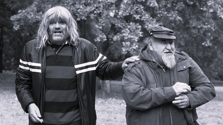 Hobo megtörte a csendet: Ezért távozott Deák Bill Gyula temetéséről a szertartás előtt