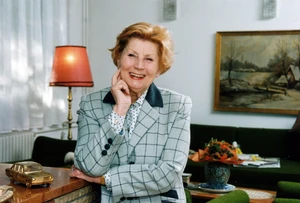 Máthé Erzsi