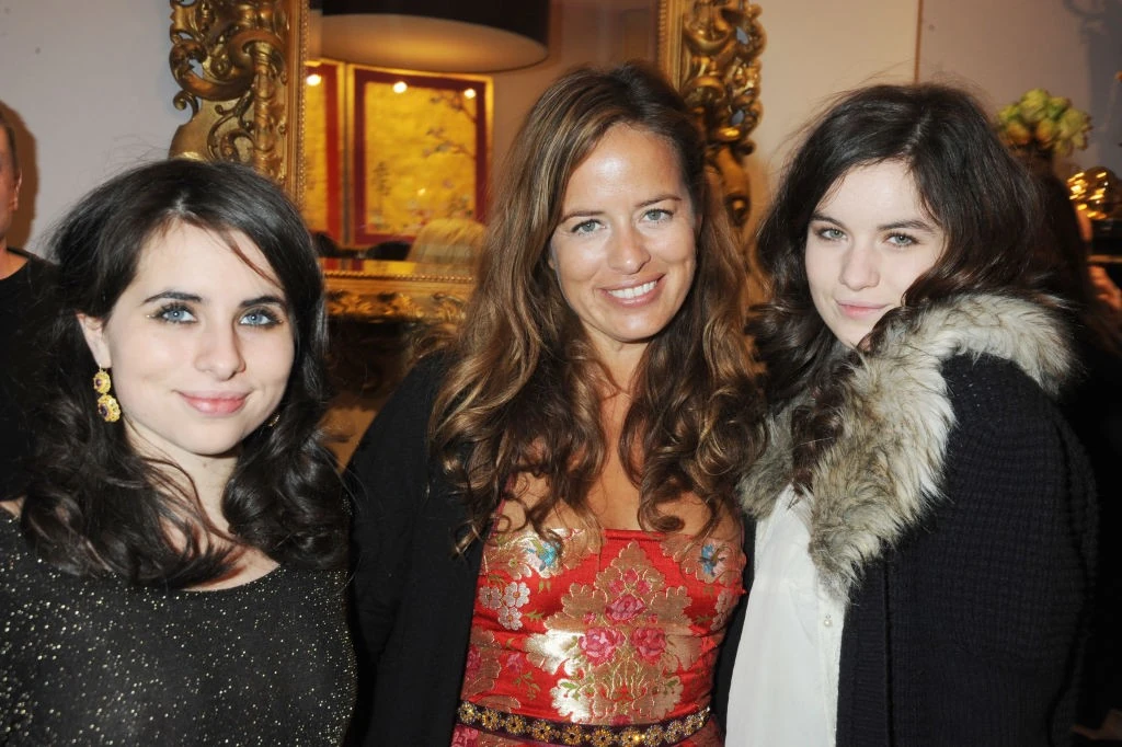 Jade Jagger a két lányával, Assisivel és Ambával (Fotó: Getty Images)