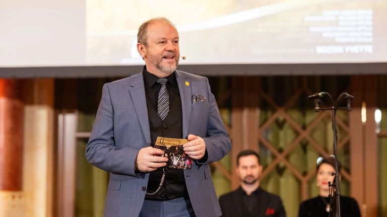 Botrány az Operettszínházban: Kovács Adrián kitálalt Kiss-B. Atilla igazgatóról, durva dolgokat állít