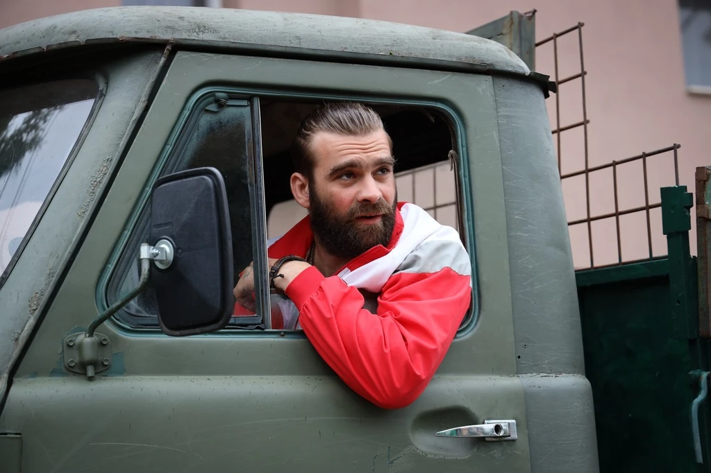 Rusznák András alakítja Bazsót A mi kis falunk című sorozatban (Fotó: RTL)