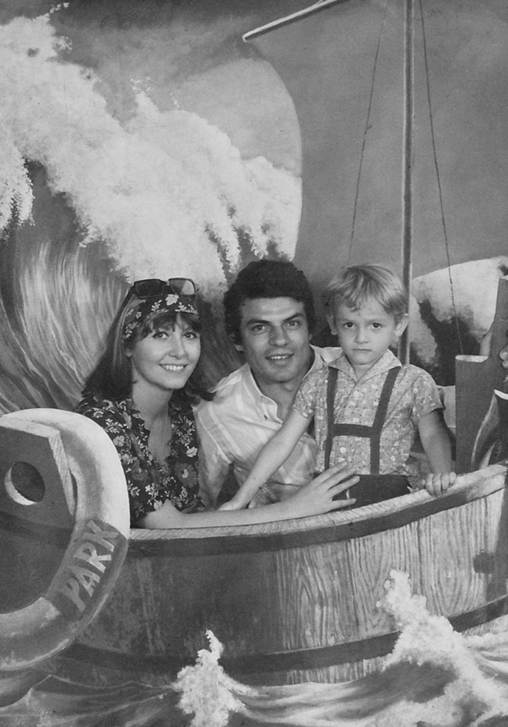 Ádám a szüleivel (Fotó: Archív)