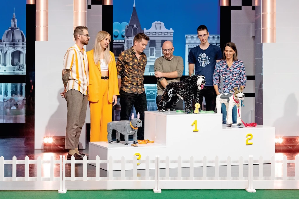 Az egyik legizgalmasabb feladat ez volt: a versenyzőknek élő kutyákat kellett lemásolniuk (Fotó: RTL)