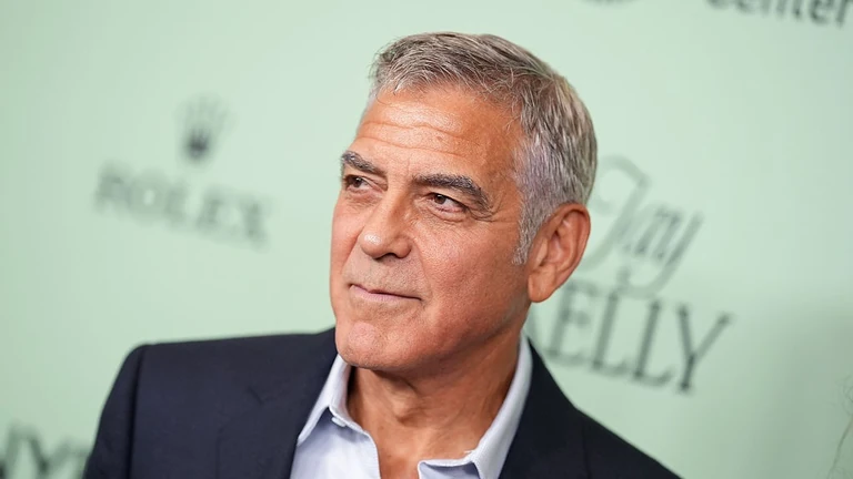 „Fogtam a kezét, amikor meghalt” – George Clooney megrázó vallomása a testvéréről