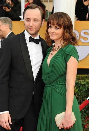 Vincent Kartheiser és Alexis Bledel
