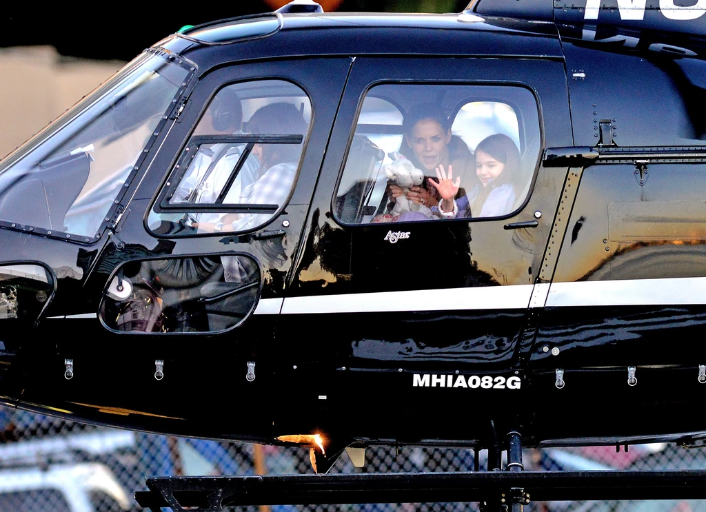 Katie Holmes és Tom Cruise-zal közös kislánya, Suri gyakran használta a légi közlekedést 