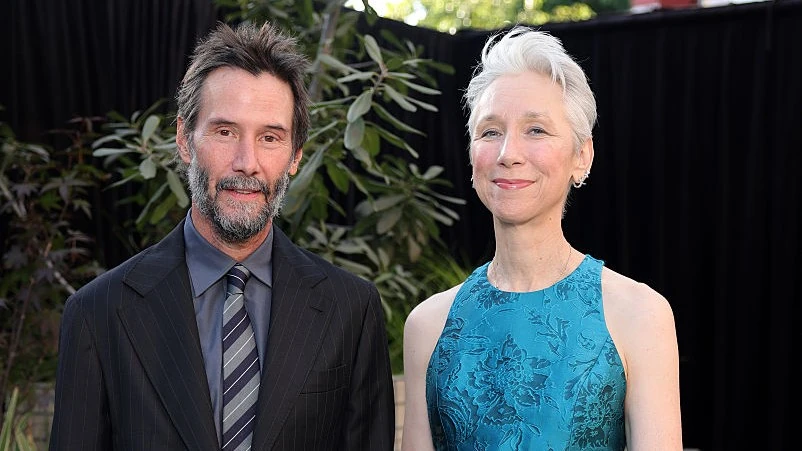 Keanu Reeves és Alexandra Grant egy Los Angeles-i kiállításon méjus végén