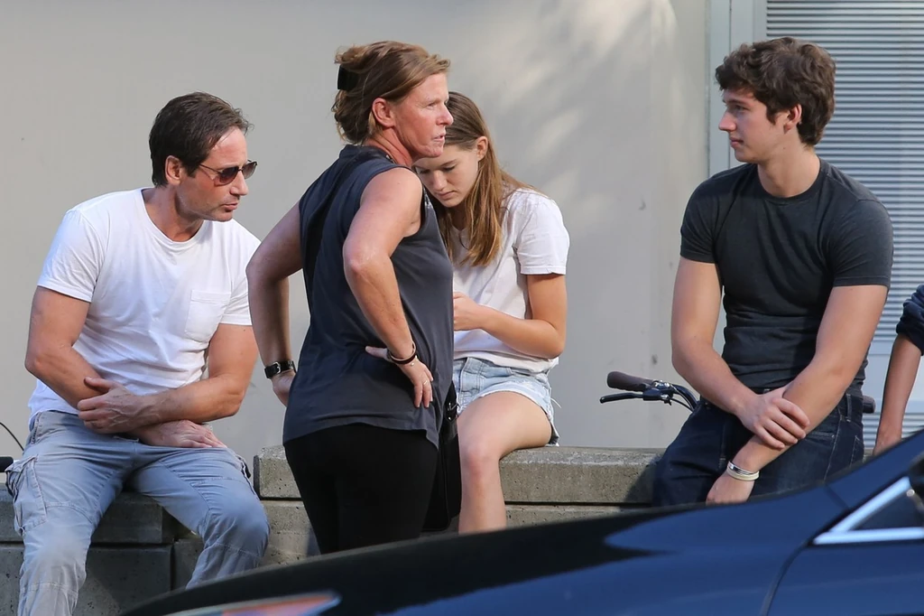 Duchovny a gyerekeivel (Fotó: Profimedia)