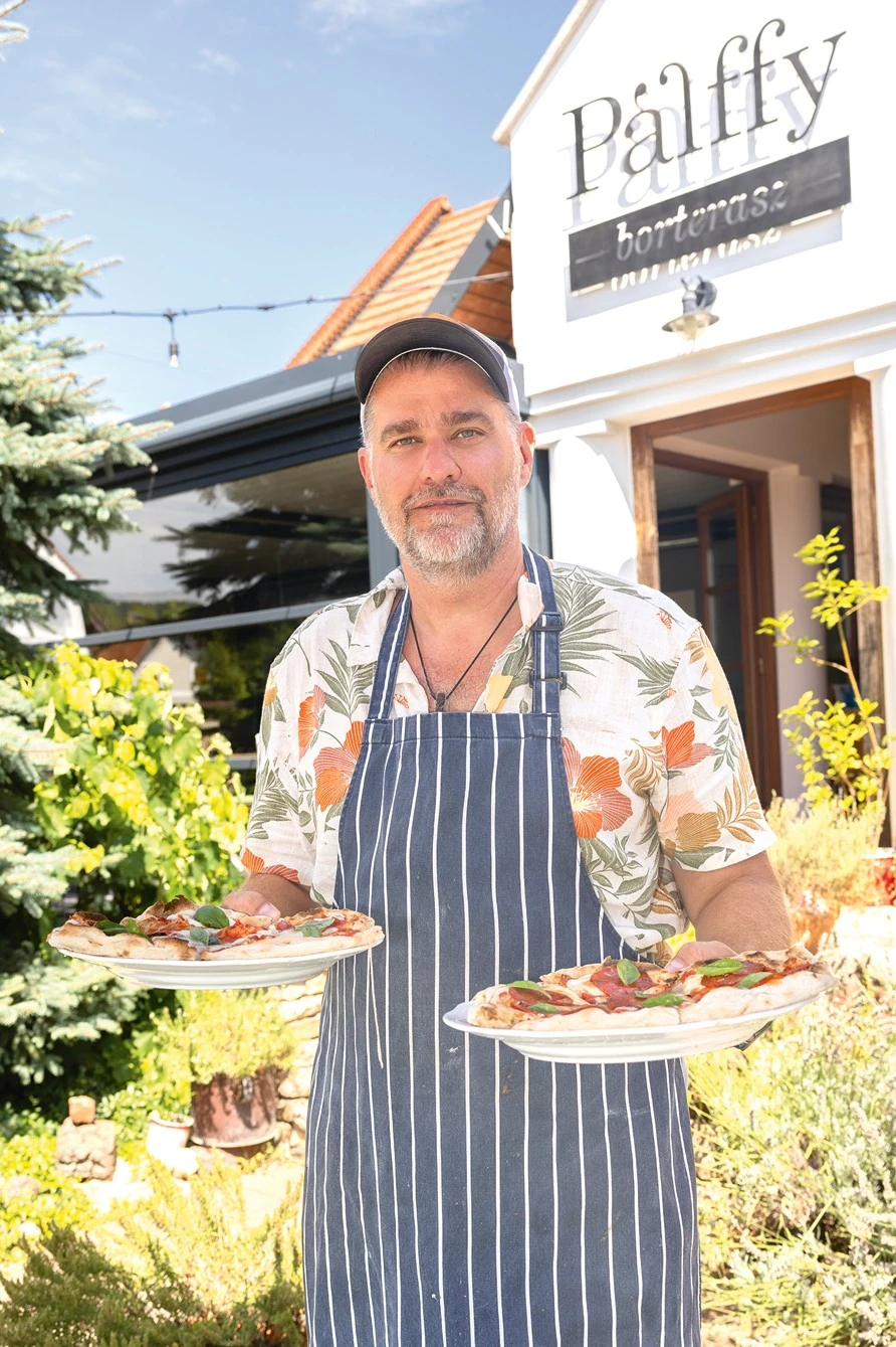 Köveskálon a test és a lélek egyszerre jóllakhat, Zoli finomabbnál finomabb ételekkel várja a vendégeket, a vacsora után pedig Vera csodás hangja csendül fel (Fotó: Trenka Attila/fotocentral.hu)