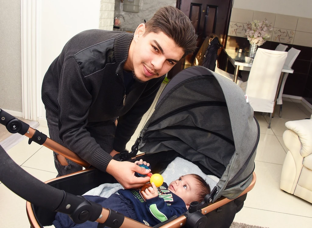 Toldi Sanyi és kisfia (Fotó: Olajos Piroska/fotocentral.hu)