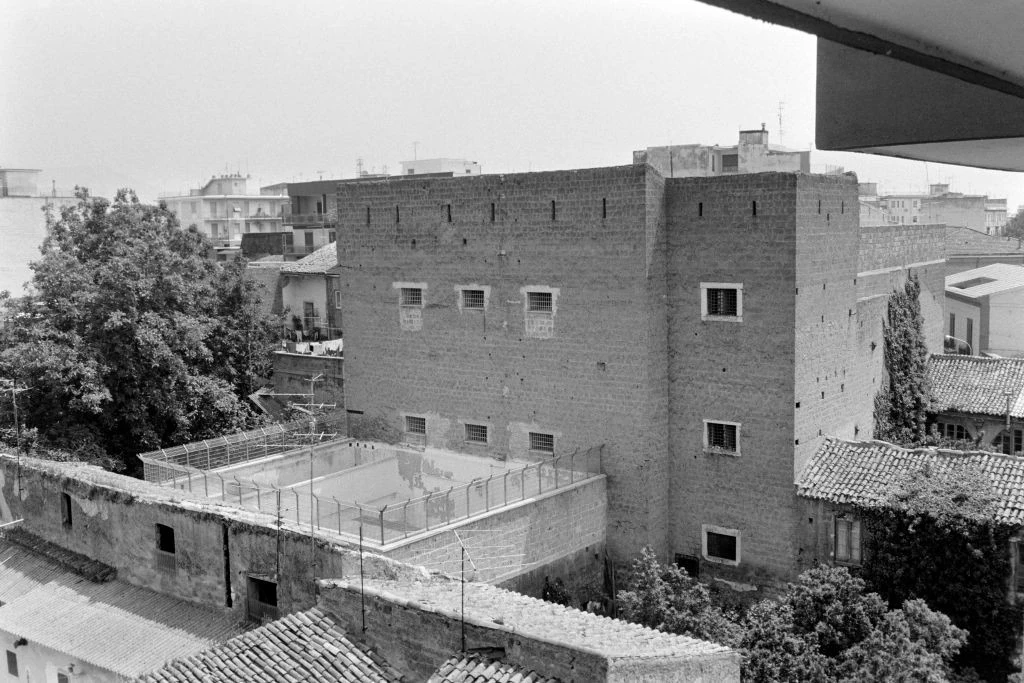 A casertai női börtön, amelynek rideg falai között a filmcsillag raboskodott