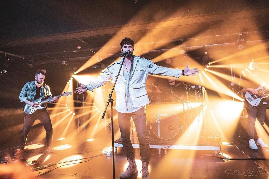 A 36 éves énekes sosem állt be a sorba, azt is maga kérte, hogy a köztévében ne vegyék állományba (Fotó: Archív)