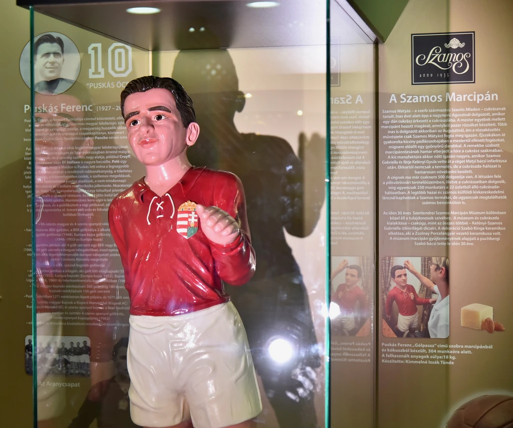 Puskás Ferenc marcipánszobra Szentendrén (Fotó: Archív)