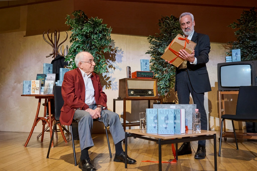 Kepes András Két macska voltam című könyvének bemutatóján (Fotó: Schumy Csaba/fotocentral.hu)