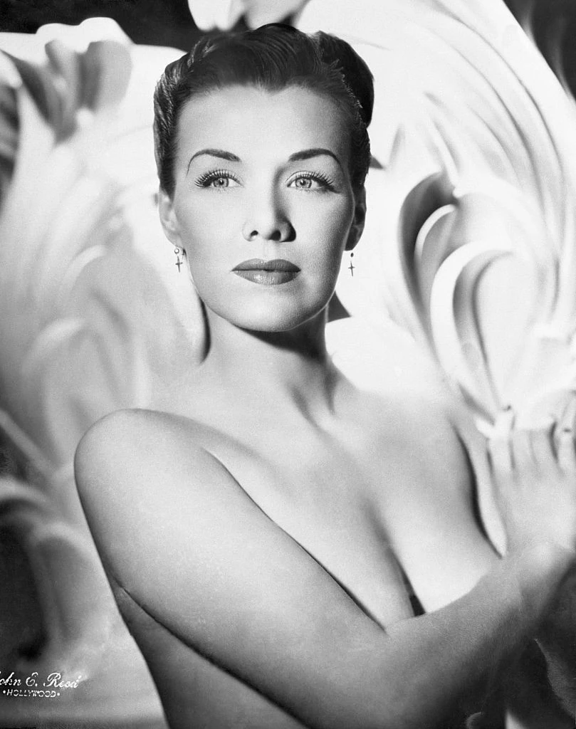 Jean Spangler feltűnően szép nő volt, és épp kezdett volna beindulni a filmes karrierje