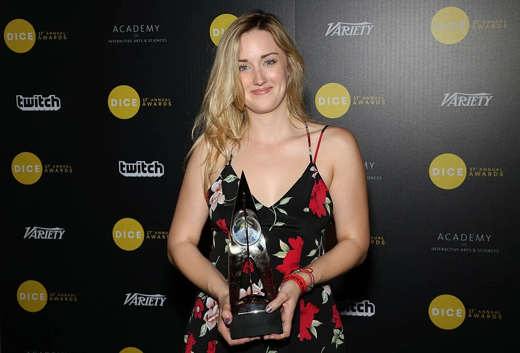 A színésznőt a videójátékos Ellie karakteréért díjazták is 2014-ben 