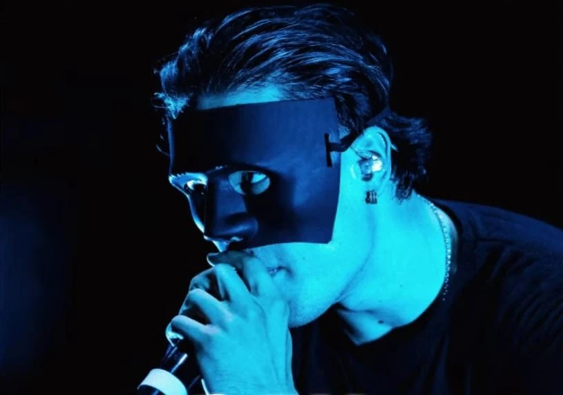 Drogbotránya óta nem láttuk maszk nélkül a rappert