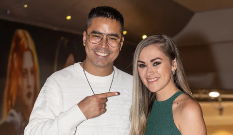 Bekefi Viki Feng Ya Ou