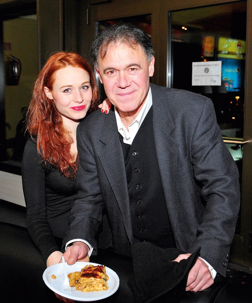 Édesapjával, Gáspár Sándorral